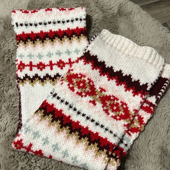 Old Navy Knit Scarf - Picture 2 of 3